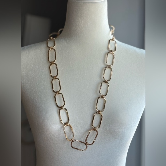 🔥NWOT 18k Gold Plating Necklace Stainless Steel Base Waterproof Tarnish-Free - Picture 1 of 8